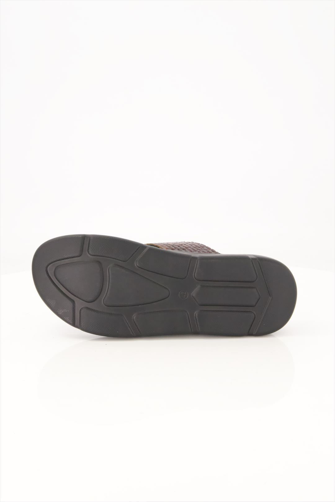 Savannah Thong Brown Textured Leather Sandals with Gold Emblem